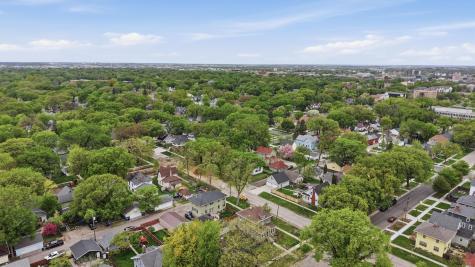 615 10th Avenue S Fargo ND 58103