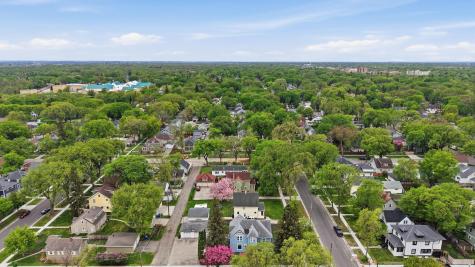 615 10th Avenue S Fargo ND 58103