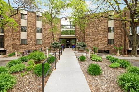 10441 Greenbrier Road Minnetonka MN 55305