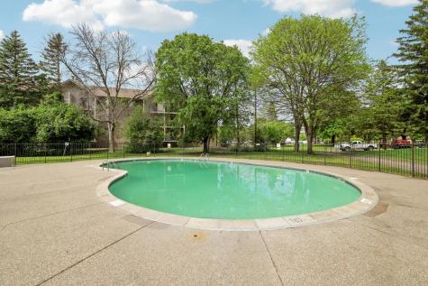 10441 Greenbrier Road Minnetonka MN 55305