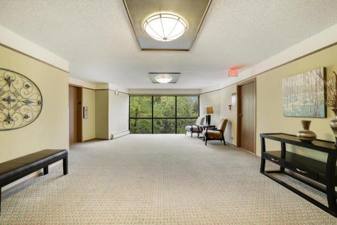 10441 Greenbrier Road Minnetonka MN 55305