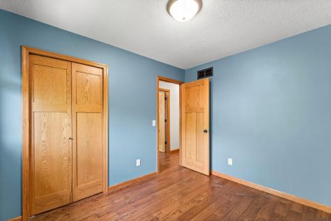 4942 W 143rd Street Savage MN 55378