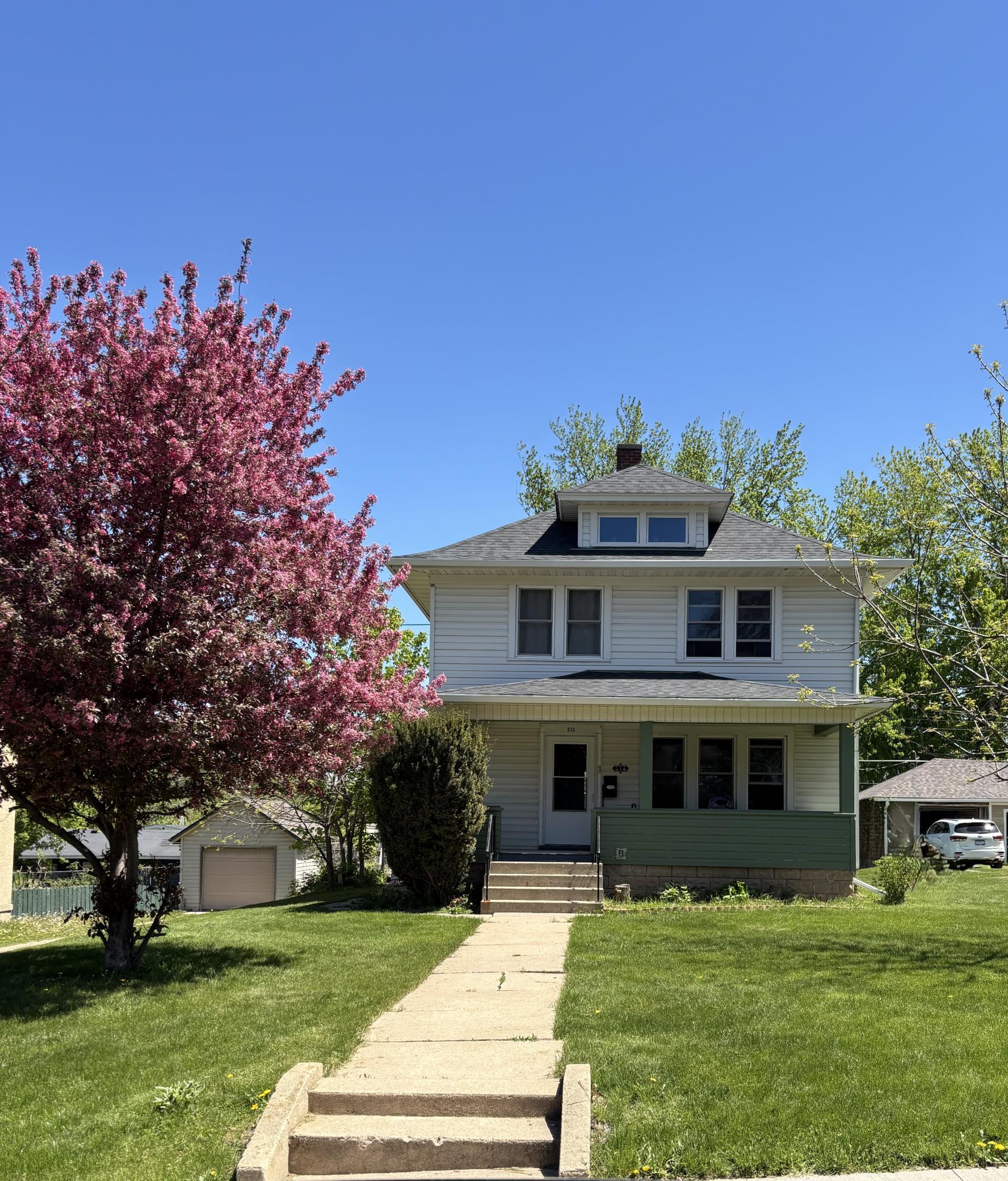 513 Red Wing Avenue Kenyon MN 55946