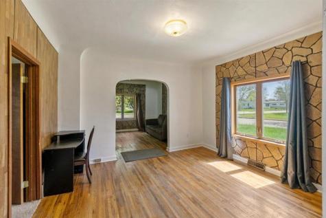 323 4th Street SE Staples MN 56479