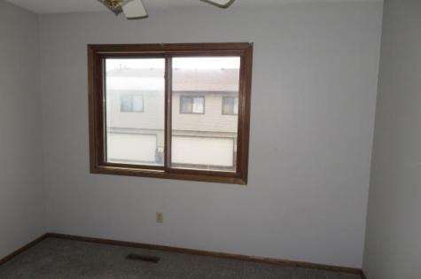 8761 N Maplebrook Circle Brooklyn Park MN 55445