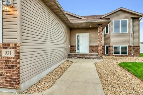 931 35th Avenue W West Fargo ND 58078