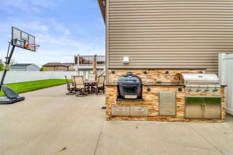 931 35th Avenue W West Fargo ND 58078