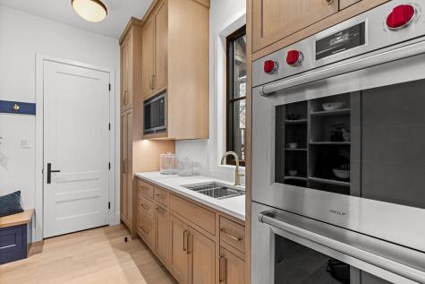 254 Lake Street Excelsior MN 55331