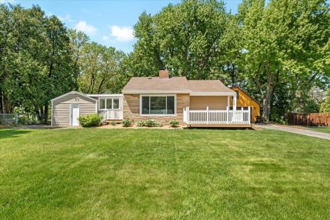 2368 Hadley Avenue N Oakdale MN 55128