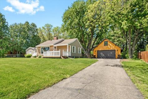 2368 Hadley Avenue N Oakdale MN 55128