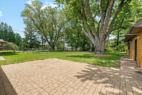 2368 Hadley Avenue N Oakdale MN 55128