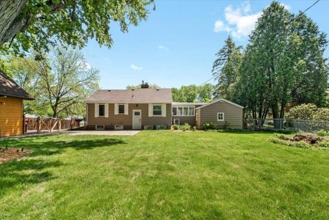 2368 Hadley Avenue N Oakdale MN 55128