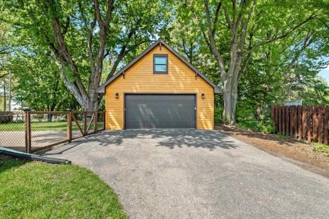 2368 Hadley Avenue N Oakdale MN 55128