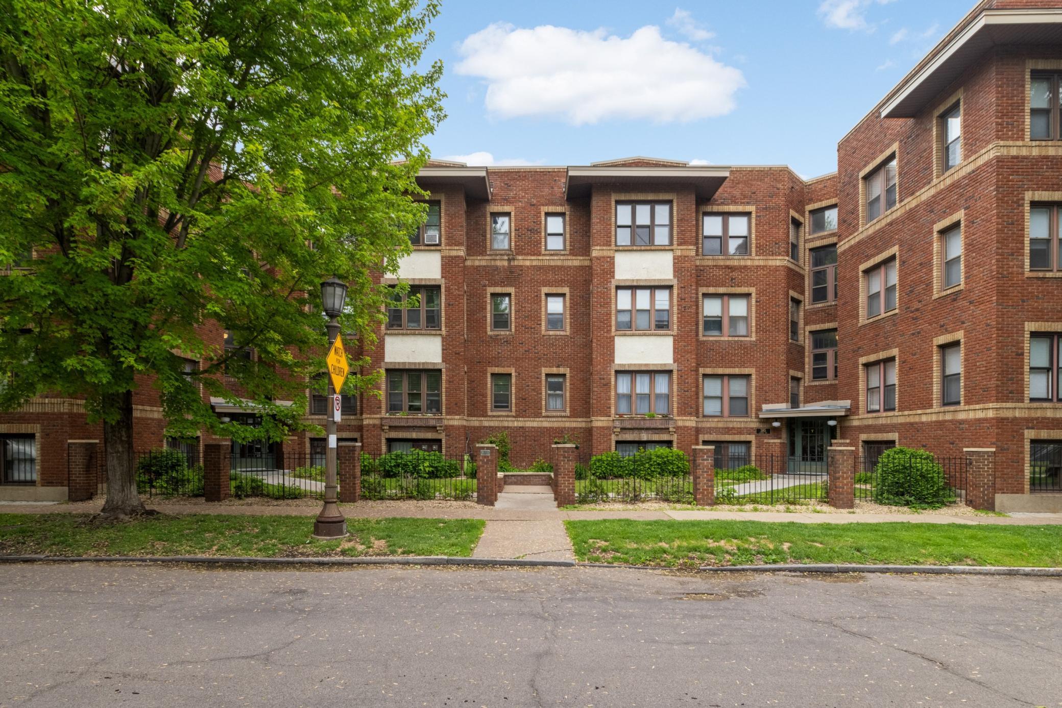 385 Laurel Avenue Saint Paul MN 55102