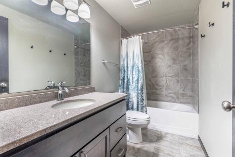 1557 Johnson Drive S Moorhead MN 56560