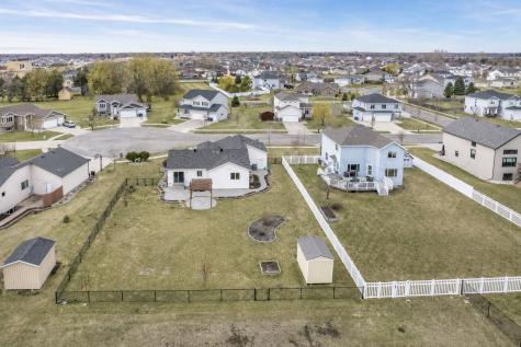 1557 Johnson Drive S Moorhead MN 56560