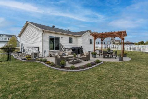 1557 Johnson Drive S Moorhead MN 56560