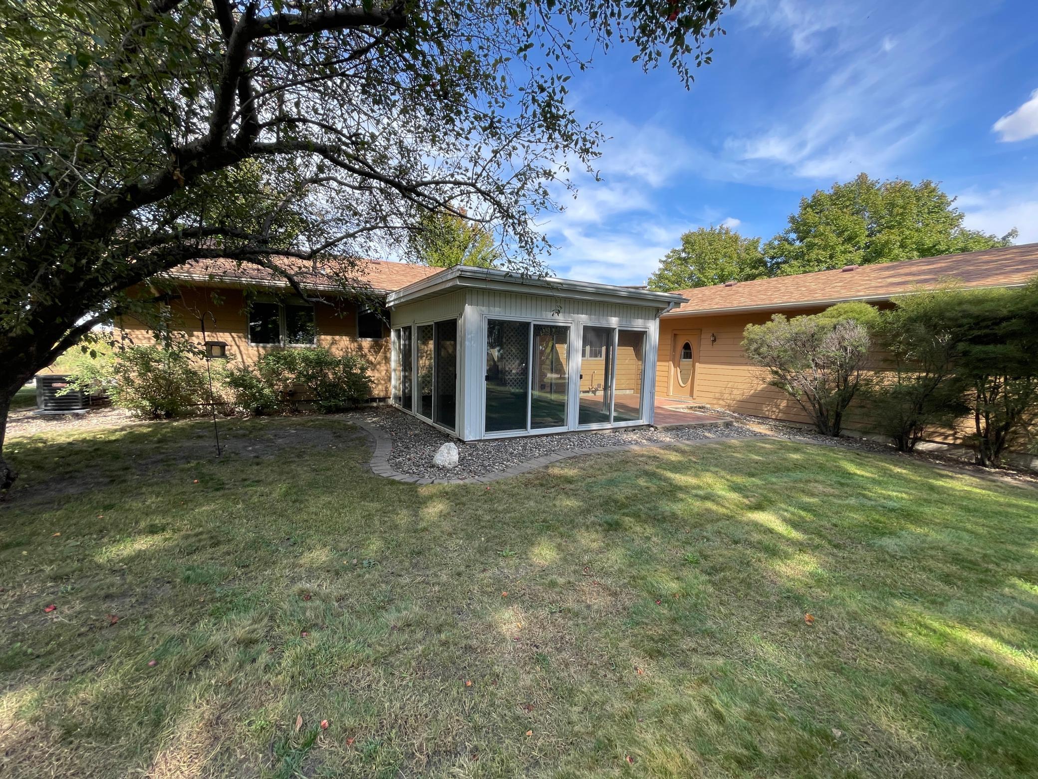 67927 270th Street Alden MN 56009