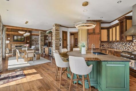 700 Hidden Creek Trail Mendota Heights MN 55118