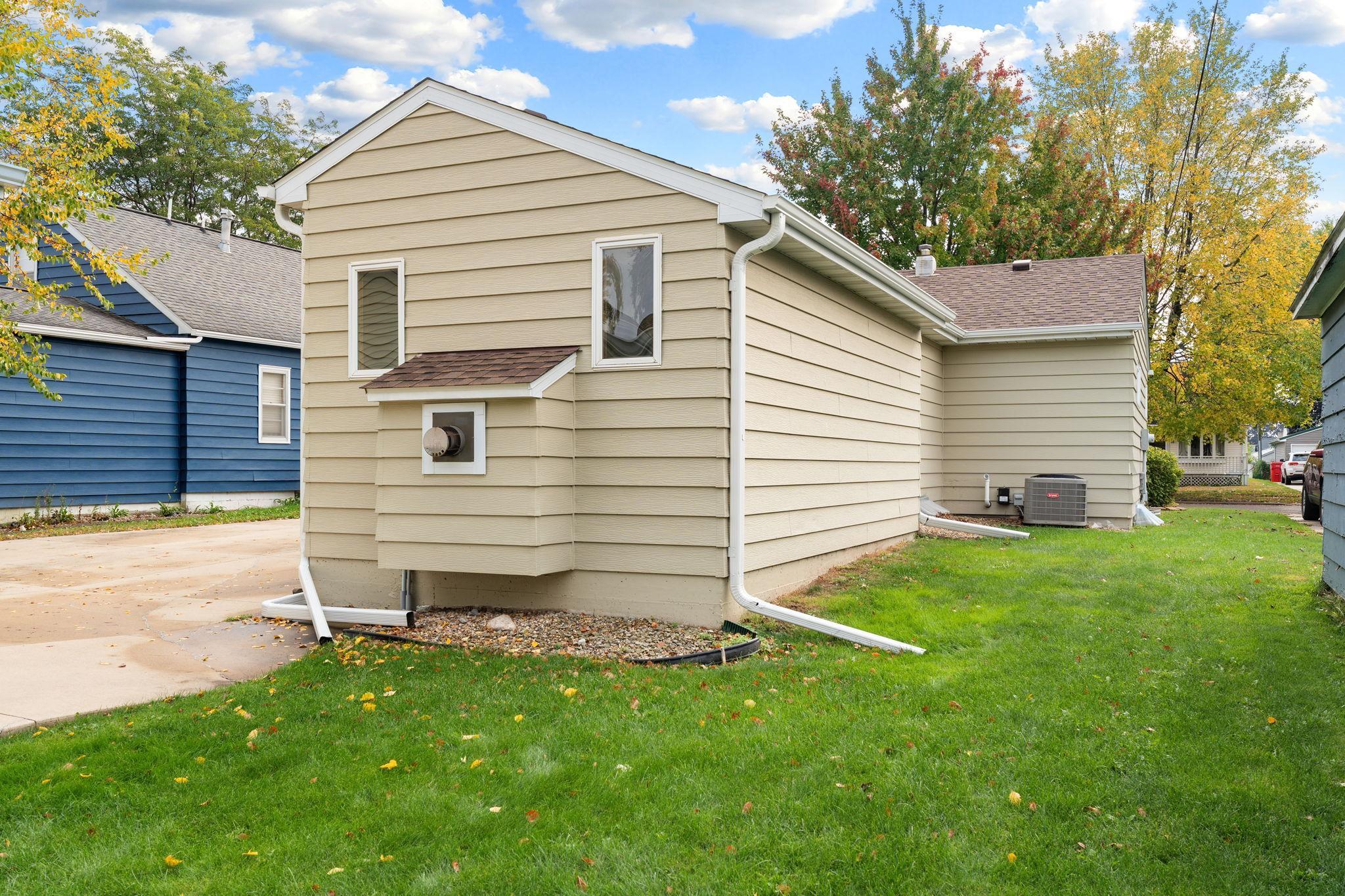 1711 1st Avenue SE Austin MN 55912