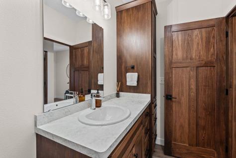 300 Pine Drive Hankinson ND 58041