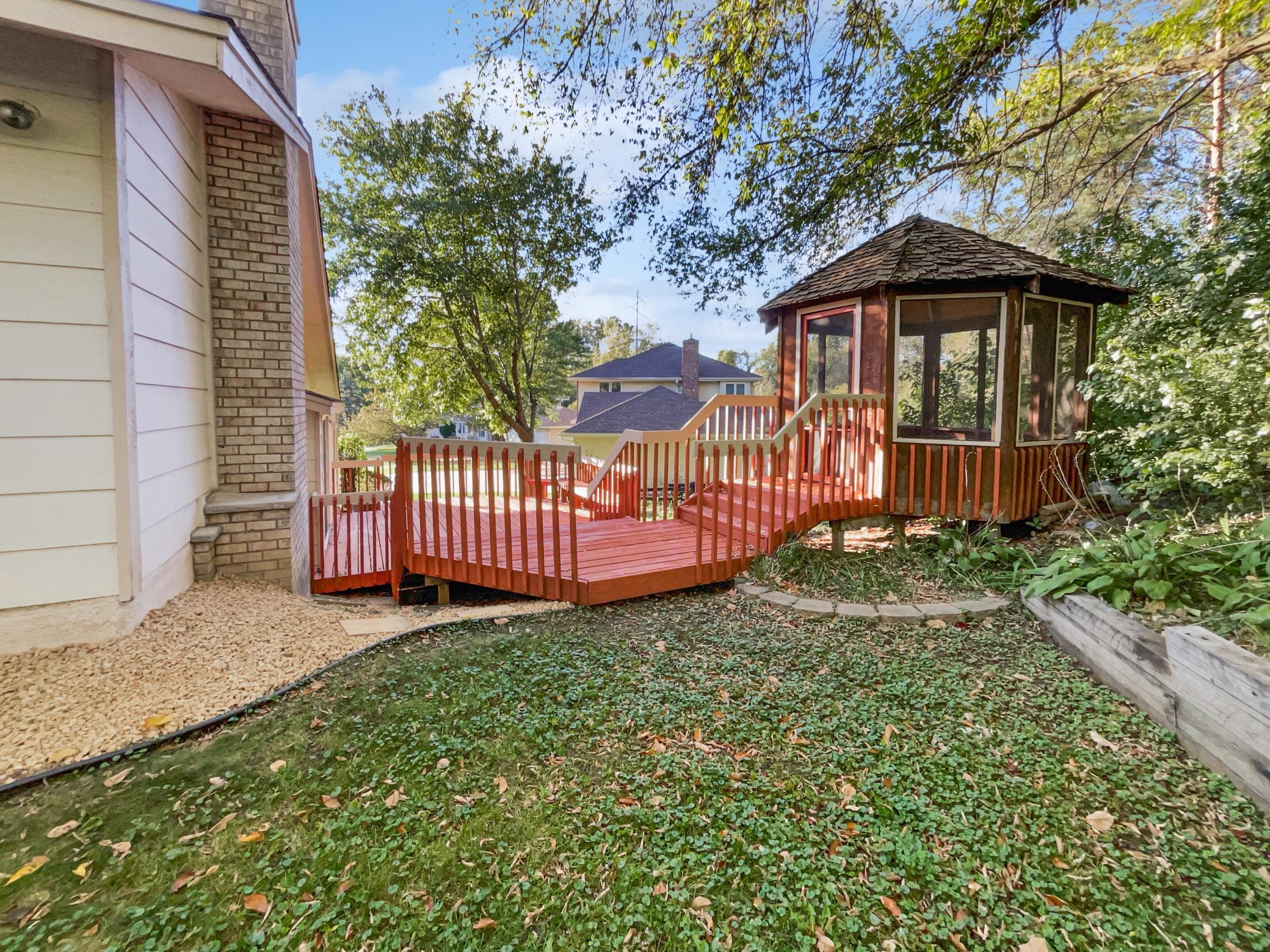 1531 Briarknoll Circle Arden Hills MN 55112