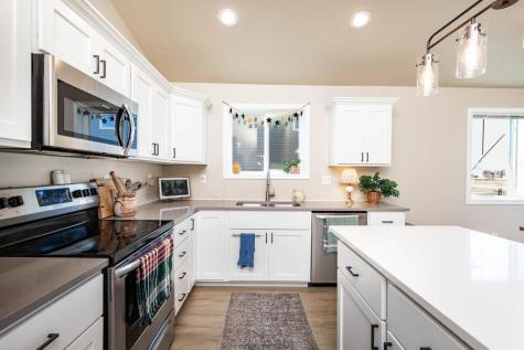 6036 Kodiak Lane Horace ND 58047