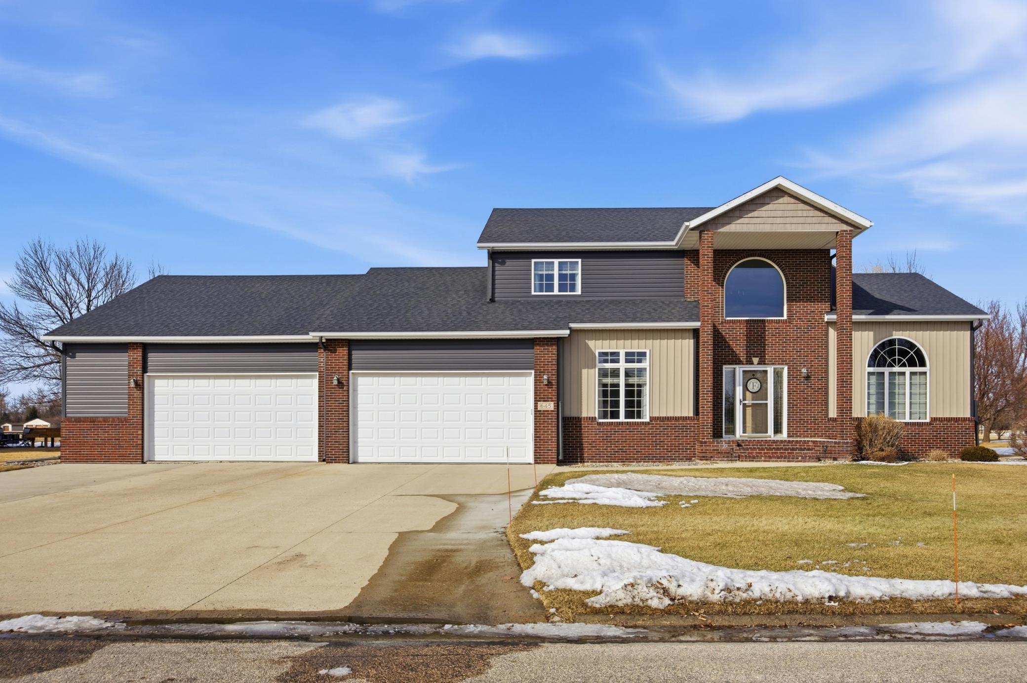 645 Evergreen Circle Oxbow ND 58047