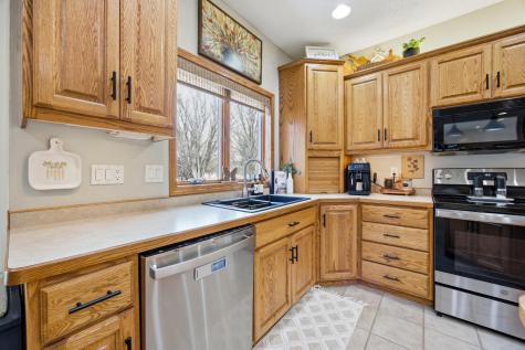 645 Evergreen Circle Oxbow ND 58047
