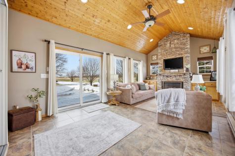 645 Evergreen Circle Oxbow ND 58047