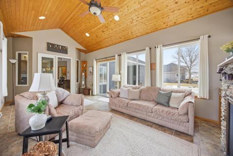 645 Evergreen Circle Oxbow ND 58047