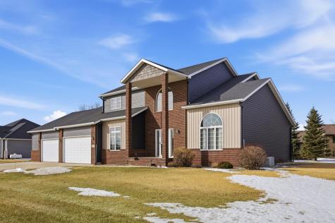 645 Evergreen Circle Oxbow ND 58047