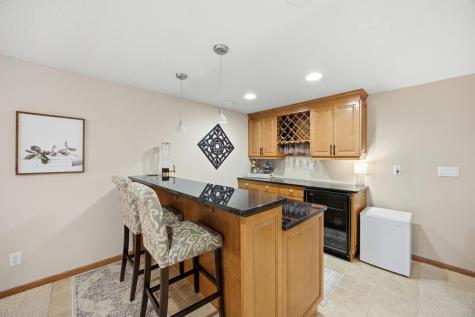 645 Evergreen Circle Oxbow ND 58047