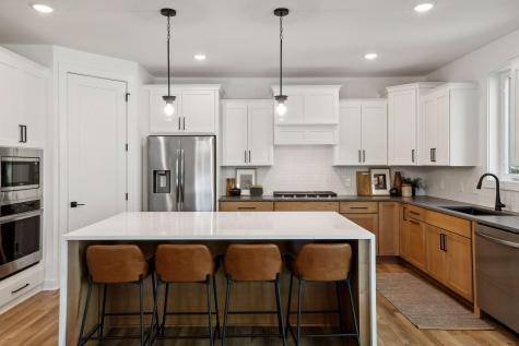 2415 Laurie Court W Roseville MN 55113