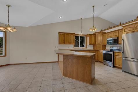 1812 Maple Lane Saint Cloud MN 56304
