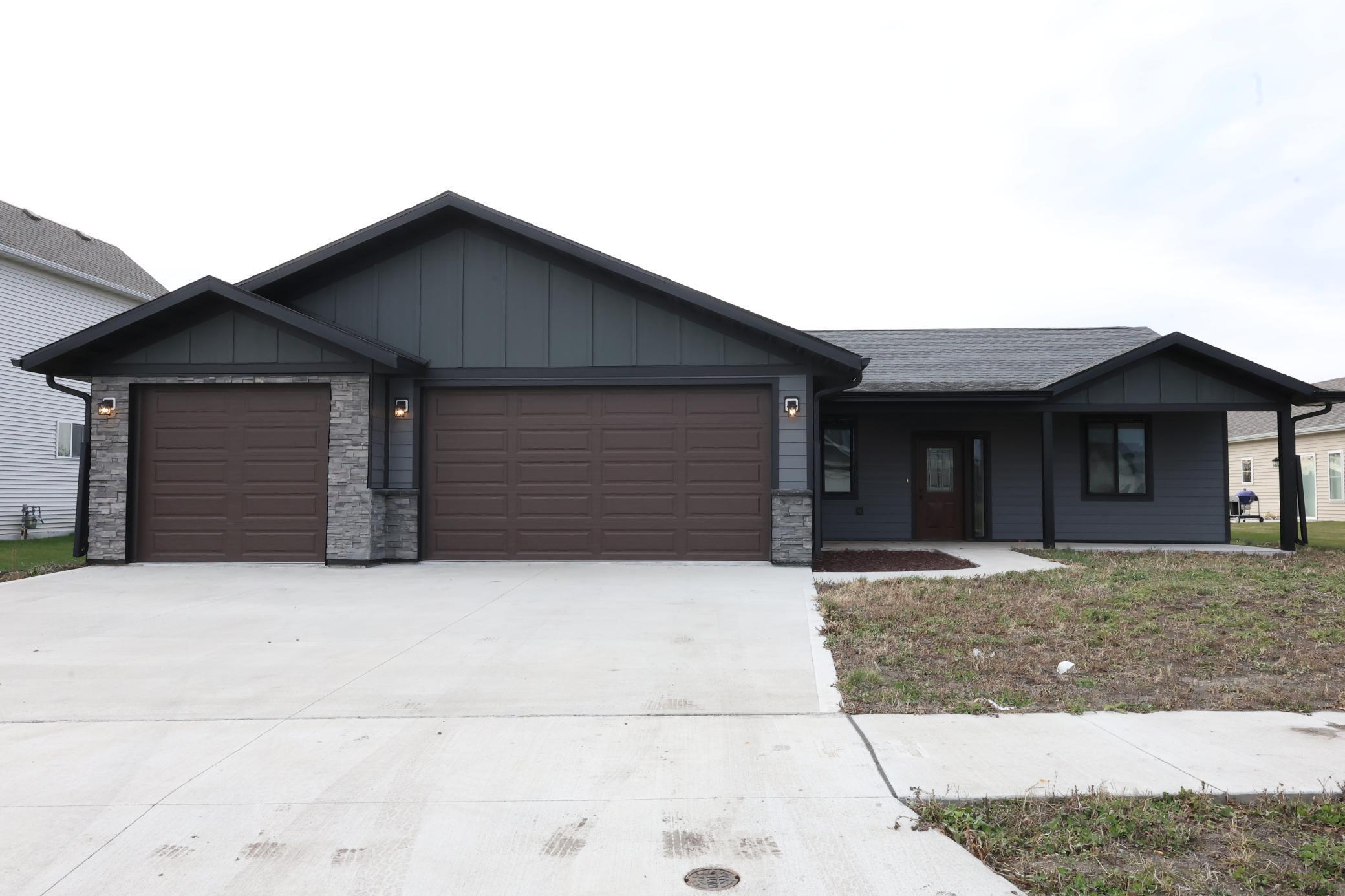 4712 Hampton Loop S Moorhead MN 56560