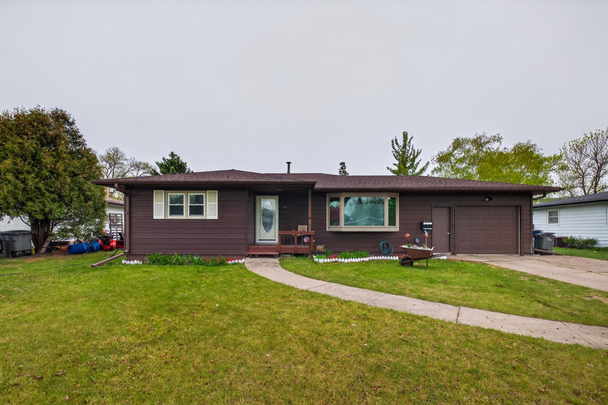 1107 24th Avenue S Moorhead MN 56560