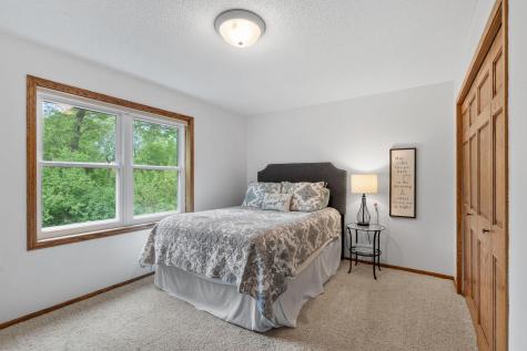 17149 Hayes Avenue Lakeville MN 55044