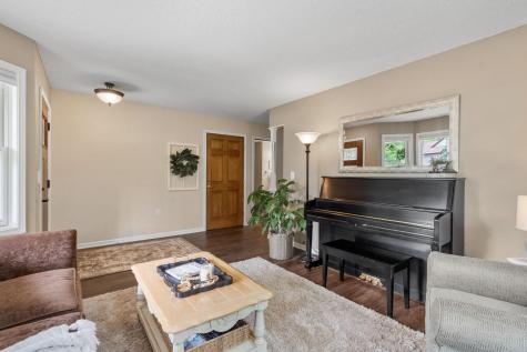 17149 Hayes Avenue Lakeville MN 55044