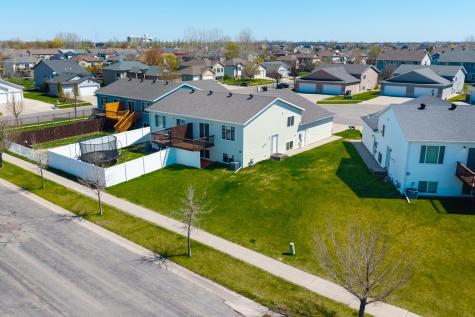 1113 39th Avenue S Moorhead MN 56560