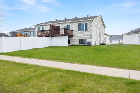 1113 39th Avenue S Moorhead MN 56560