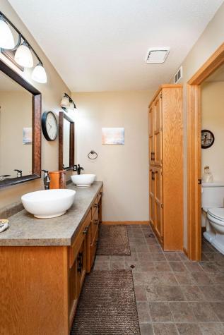 3126 37 1/2 Avenue S Fargo ND 58104