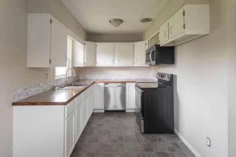 1806 10th Avenue N Moorhead MN 56560