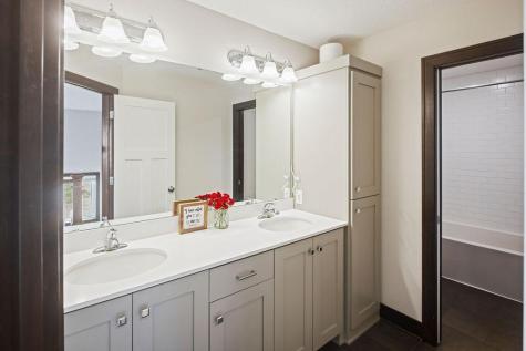 2120 Violet Lane Faribault MN 55021
