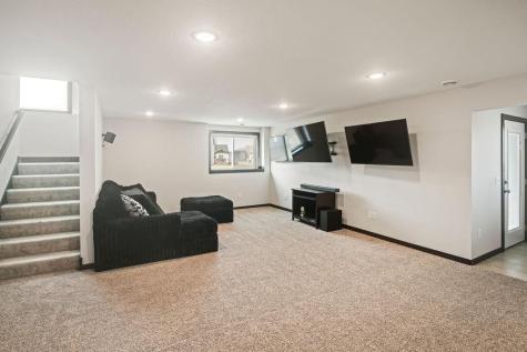 2120 Violet Lane Faribault MN 55021