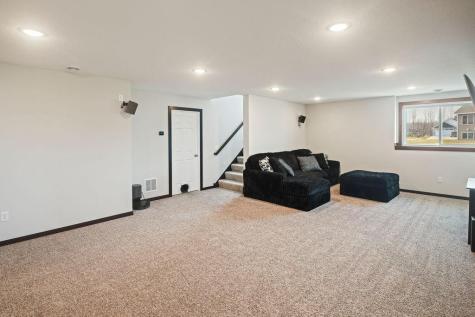 2120 Violet Lane Faribault MN 55021
