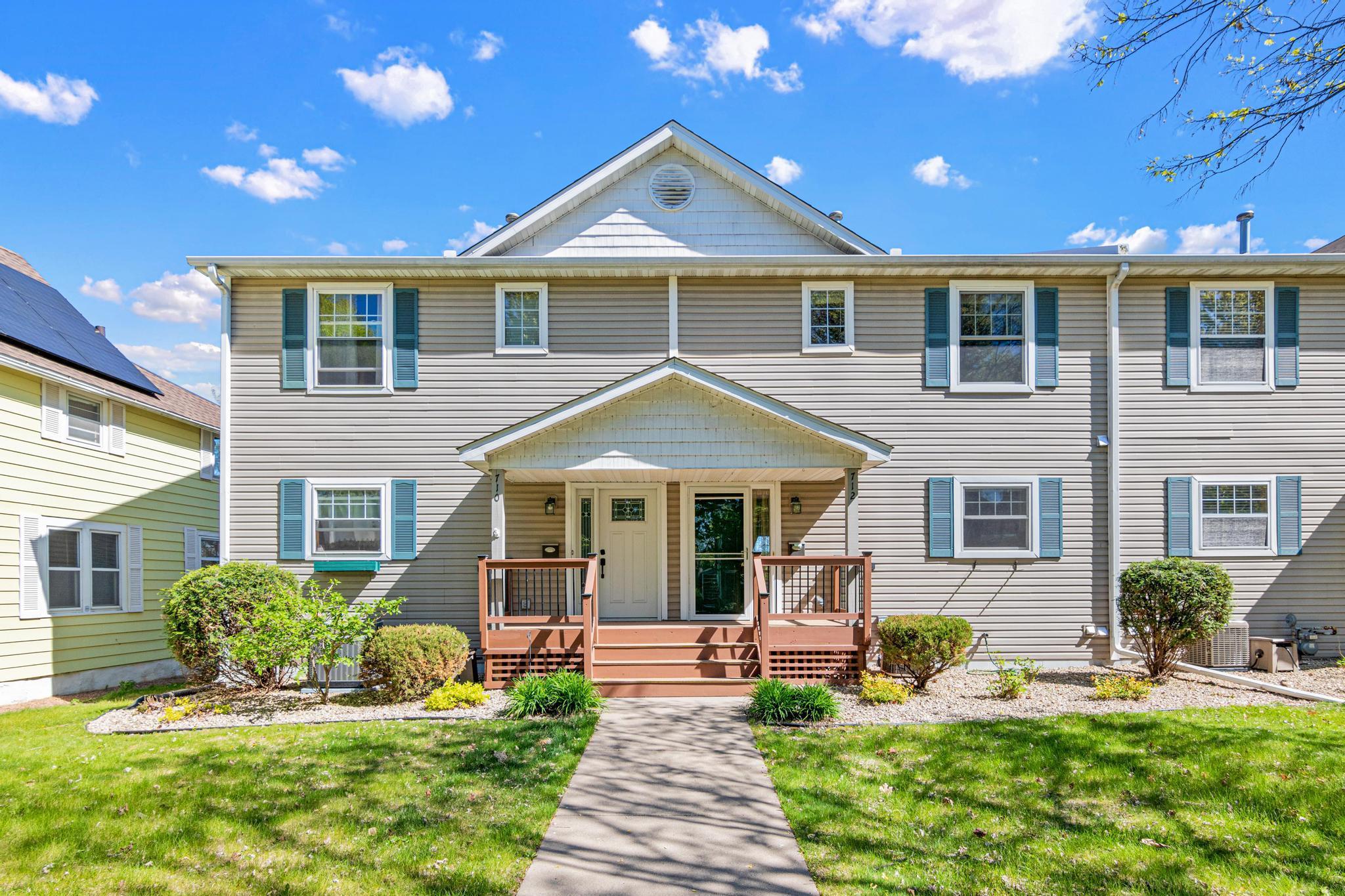 712 Stewart Avenue Saint Paul MN 55102