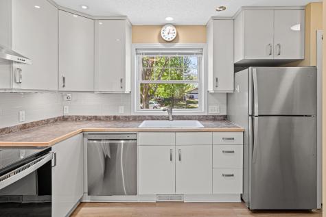 712 Stewart Avenue Saint Paul MN 55102