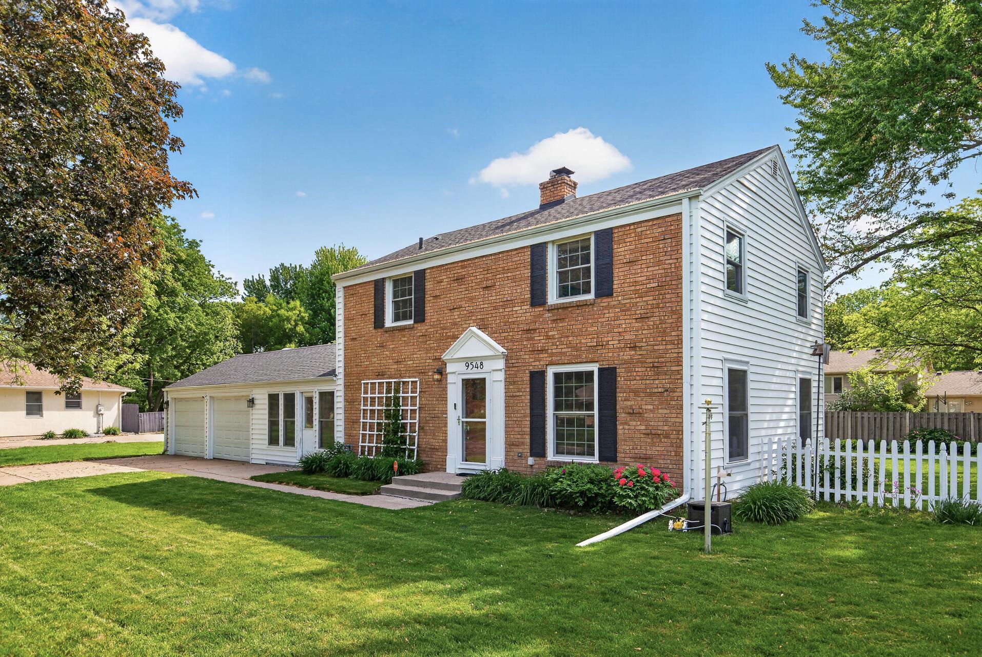 9548 Knox Avenue N Brooklyn Park MN 55444