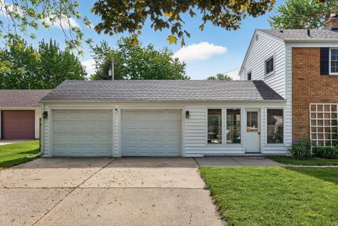 9548 Knox Avenue N Brooklyn Park MN 55444